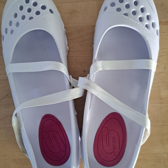 Skechers White Mary Jane Slip-On Shoes – Women’s Size 9 - Picture 4 of 5